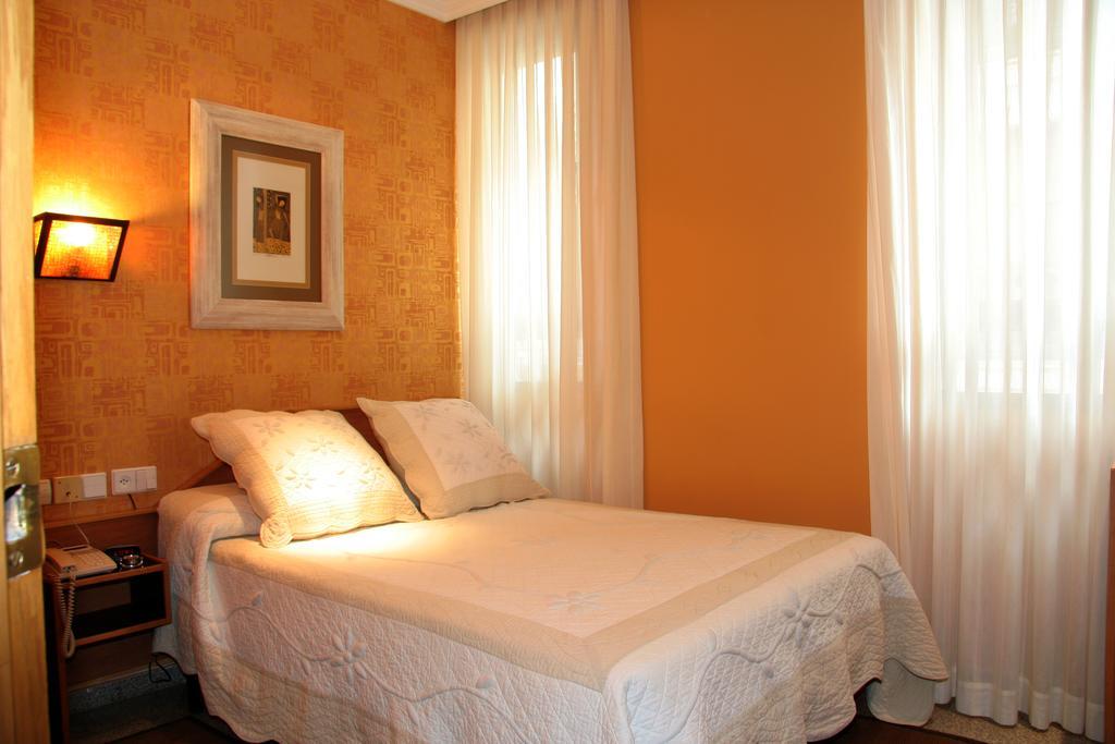 Hostal Paris Valladolid Exterior photo