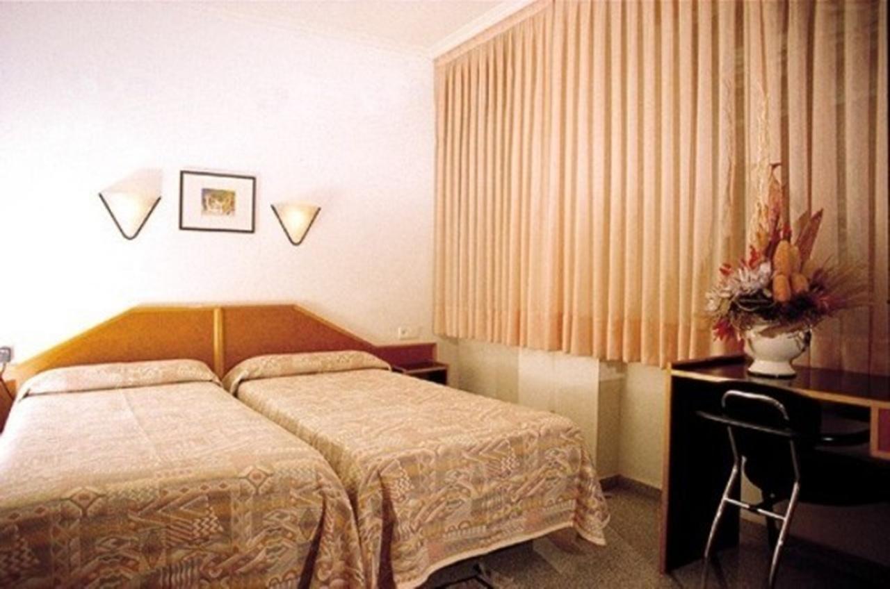 Hostal Paris Valladolid Exterior photo