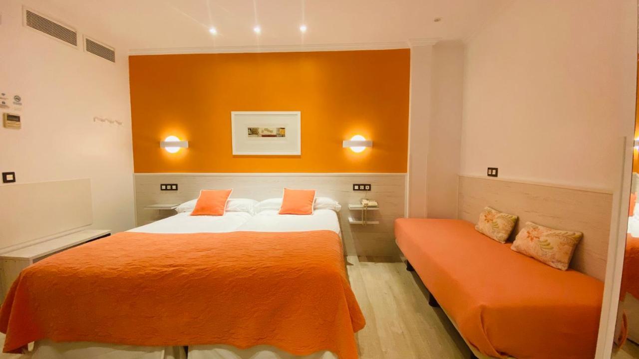 Hostal Paris Valladolid Exterior photo