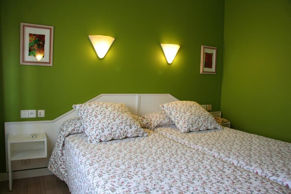 Hostal Paris Valladolid Room photo